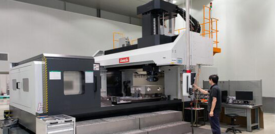 山東師范大學校辦車間--浦豐柜業工作臺使用案例 山東師范大學校辦車間--浦豐柜業工作臺使用案例