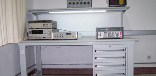 山東大學物理學院--浦豐柜業工作臺使用案例 山東大學物理學院--浦豐柜業工作臺使用案例