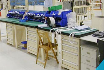 通用汽車選用浦豐柜業(yè)工作臺(tái) 通用汽車選用浦豐柜業(yè)工作臺(tái)