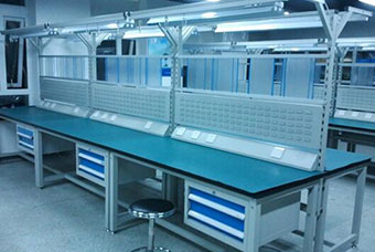 航空工業(yè)集團(tuán)某研究所再一次選用浦豐柜業(yè)防靜電工作臺(tái) 航空工業(yè)集團(tuán)某研究所再一次選用浦豐柜業(yè)防靜電工作臺(tái)